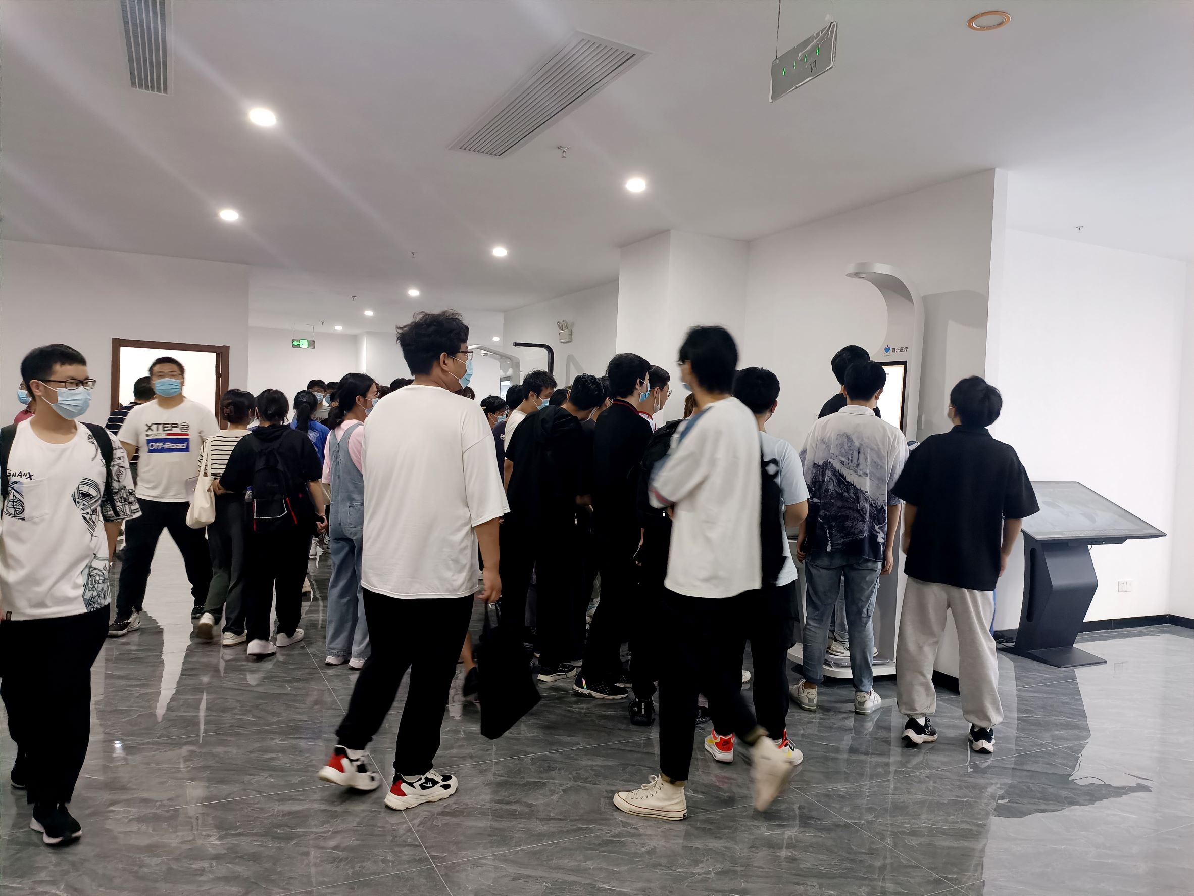 安理大人工智能学院授牌仪式在极悦娱乐举行