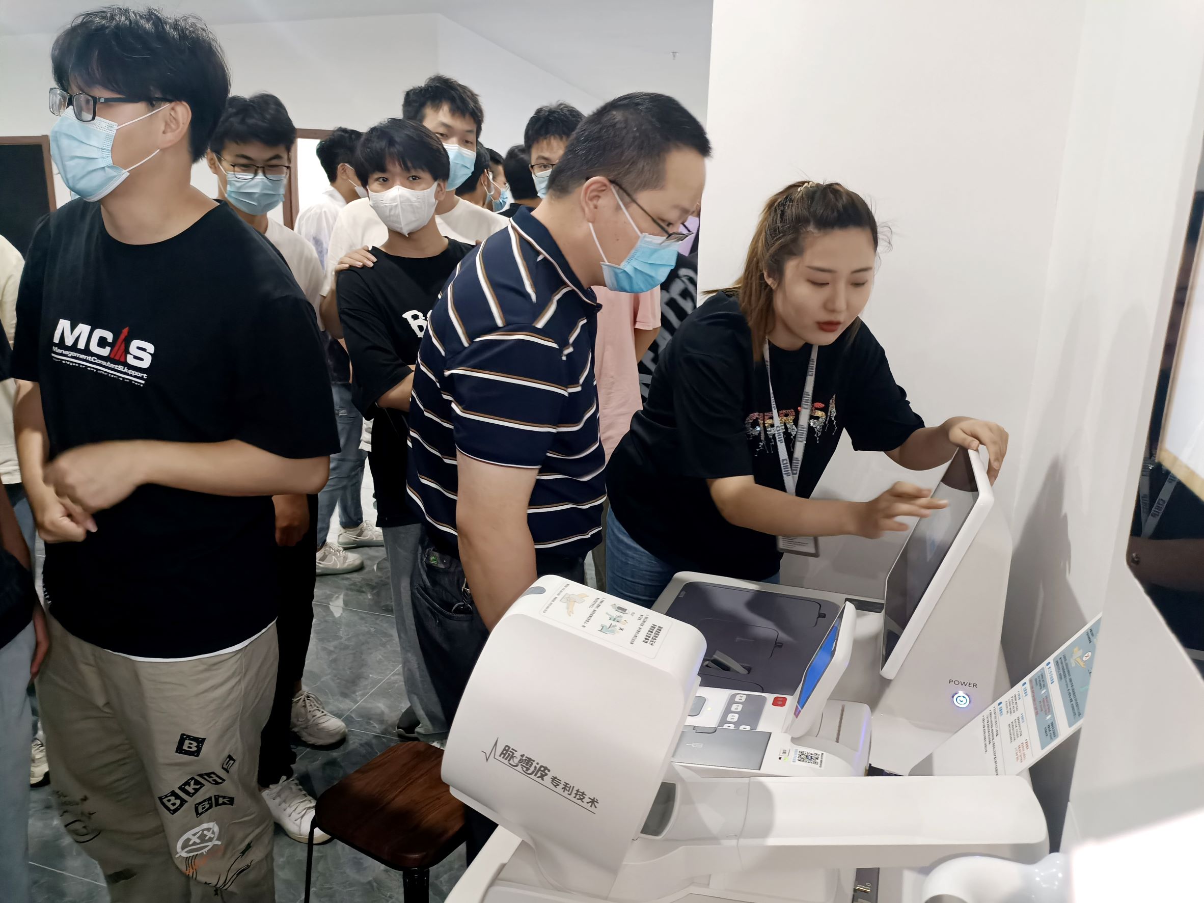 安理大人工智能学院授牌仪式在极悦娱乐举行